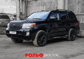 Подержанный автомобиль Toyota Land Cruiser Suv 2014 года (1 фото)