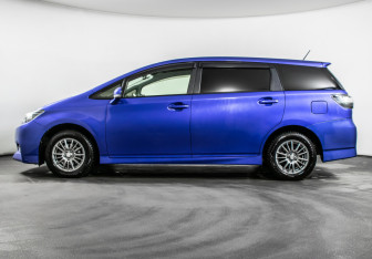 Подержанный автомобиль Toyota Wish Minivan 2014 года (8 фото)