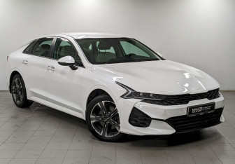 Подержанный автомобиль Kia K5 2022 года (3 фото)