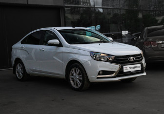 Подержанный автомобиль LADA (ВАЗ) Vesta Sedan 2018 года (3 фото)