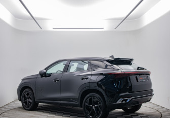 Подержанный автомобиль Omoda C5 2023 года (7 фото)