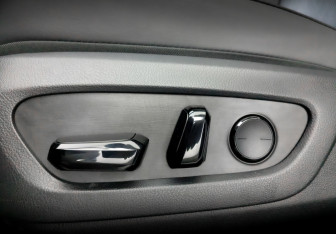 Подержанный автомобиль Lexus RX 2024 года (21 фото)