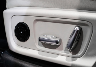 Подержанный автомобиль LiXiang L6 2024 года (12 фото)