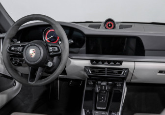 Подержанный автомобиль Porsche 911 Convertible 2021 года (12 фото)
