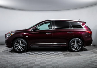 Подержанный автомобиль Infiniti JX 2013 года (8 фото)