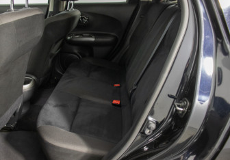 Подержанный автомобиль Nissan Juke 2011 года (11 фото)