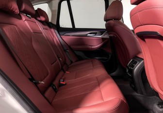 Подержанный автомобиль BMW X3 2022 года (14 фото)