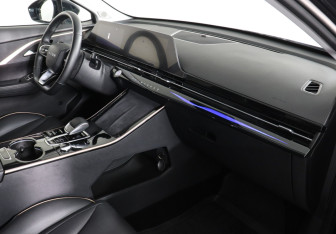 Подержанный автомобиль Omoda C5 2023 года (10 фото)