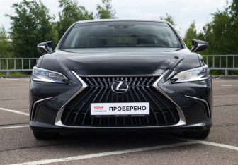 Подержанный автомобиль Lexus ES 2021 года (2 фото)