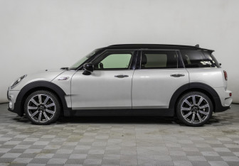 Подержанный автомобиль MINI Clubman Wagon 2019 года (8 фото)