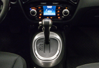 Подержанный автомобиль Nissan Juke 2014 года (9 фото)