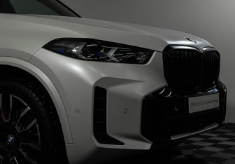 Подержанный автомобиль BMW X5 2023 года (25 фото)