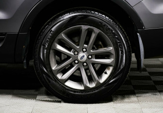 Подержанный автомобиль Ford Explorer 2012 года (6 фото)