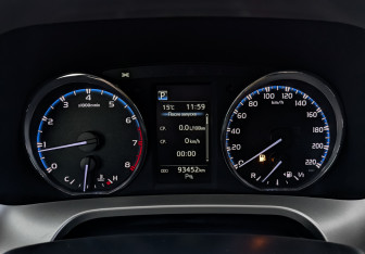 Подержанный автомобиль Toyota RAV4 2019 года (16 фото)