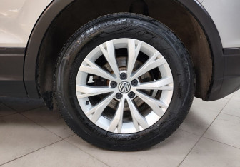 Подержанный автомобиль Volkswagen Tiguan 2019 года (9 фото)