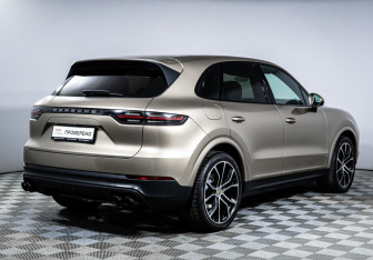 Подержанный автомобиль Porsche Cayenne 2018 года (5 фото)