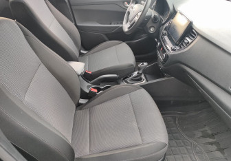 Подержанный автомобиль Hyundai Solaris Sedan 2021 года (9 фото)