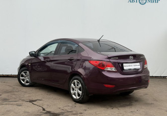 Подержанный автомобиль Hyundai Solaris Sedan 2012 года (7 фото)