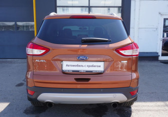 Подержанный автомобиль Ford Kuga 2013 года (6 фото)
