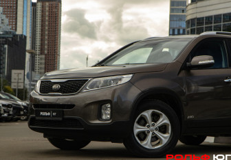 Подержанный автомобиль Kia Sorento 2013 года (16 фото)