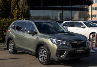Подержанный автомобиль Subaru Forester Suv 2019 года (2 фото)