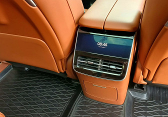 Подержанный автомобиль Voyah Free 2024 года (28 фото)