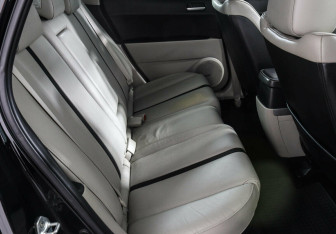 Подержанный автомобиль Mazda CX-7 2008 года (11 фото)