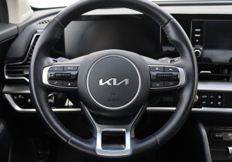 Подержанный автомобиль Kia Sportage 2023 года (13 фото)