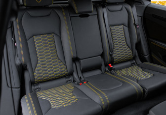 Подержанный автомобиль Lamborghini Urus 2023 года (8 фото)