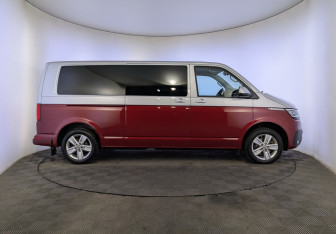 Подержанный автомобиль Volkswagen Caravelle 2022 года (4 фото)