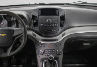 Подержанный автомобиль Chevrolet Orlando 2014 года (14 фото)