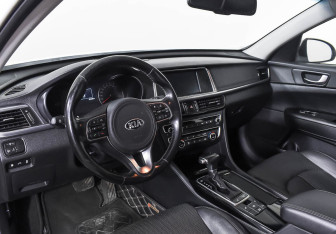 Подержанный автомобиль Kia Optima Sedan 2017 года (11 фото)