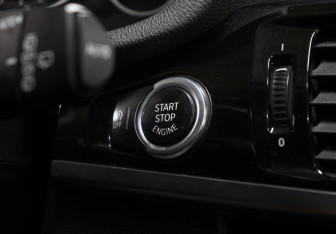 Подержанный автомобиль BMW X3 2015 года (21 фото)