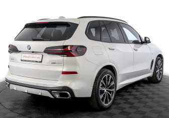 Подержанный автомобиль BMW X5 2023 года (5 фото)