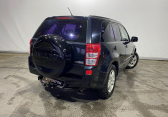 Подержанный автомобиль Suzuki Grand Vitara 2007 года (6 фото)