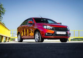 Подержанный автомобиль LADA (ВАЗ) Vesta Sedan 2017 года (3 фото)