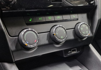 Подержанный автомобиль Skoda Octavia Liftback 2018 года (21 фото)