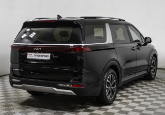 Подержанный автомобиль Kia Carnival 2020 года (5 фото)