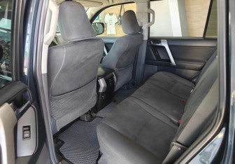 Подержанный автомобиль Toyota Land Cruiser Prado 2013 года (15 фото)