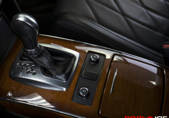 Подержанный автомобиль Infiniti QX70 2016 года (14 фото)