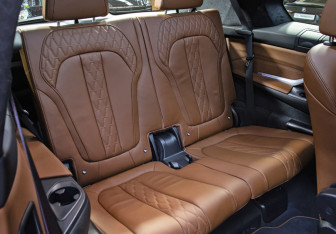 Подержанный автомобиль BMW X7 2022 года (14 фото)