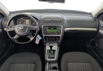 Подержанный автомобиль Skoda Octavia Wagon 2012 года (23 фото)