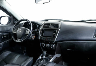 Подержанный автомобиль Mitsubishi ASX 2013 года (6 фото)