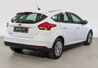 Подержанный автомобиль Ford Focus Hatchback 2018 года (5 фото)