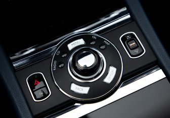 Подержанный автомобиль Rolls-Royce Ghost 2010 года (26 фото)