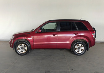 Подержанный автомобиль Suzuki Grand Vitara 2007 года (4 фото)