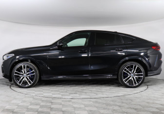 Подержанный автомобиль BMW X6 2021 года (5 фото)