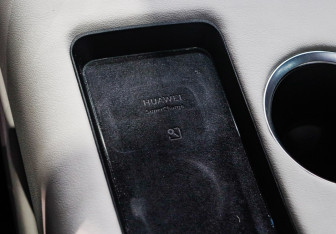 Подержанный автомобиль AITO M5 2023 года (23 фото)