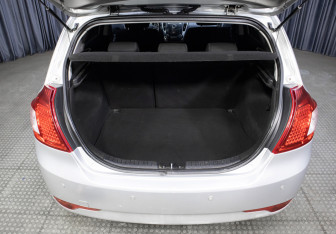 Подержанный автомобиль Kia Ceed Hatchback 2011 года (10 фото)