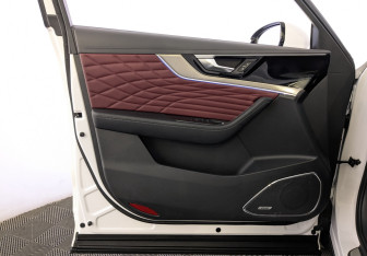 Подержанный автомобиль Hongqi HS5 2022 года (19 фото)